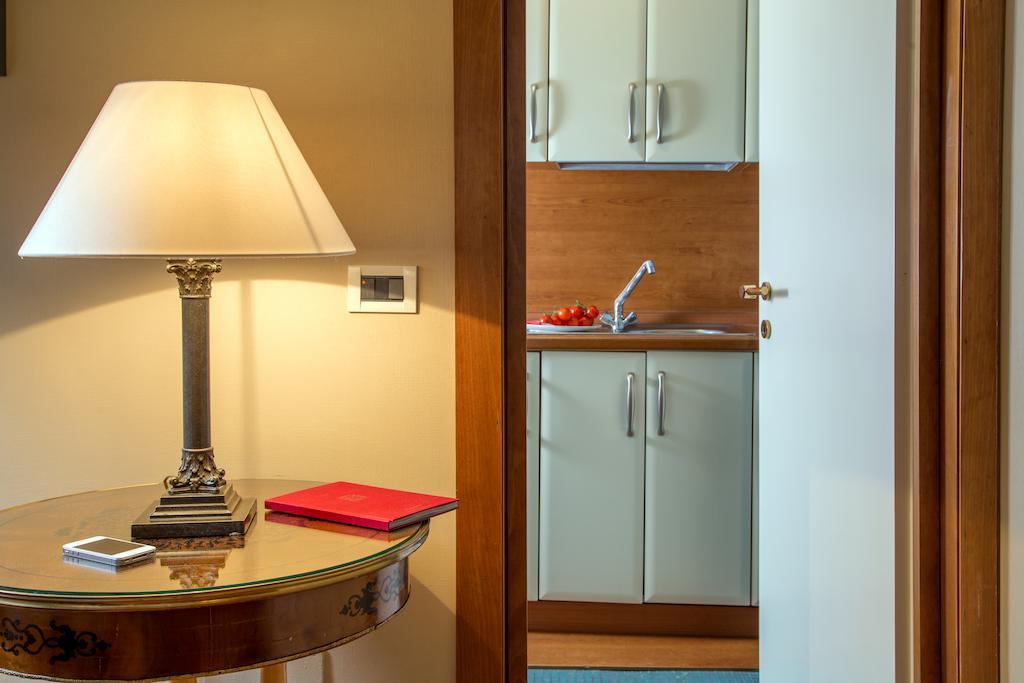 Astrid Roma Suites Exteriör bild